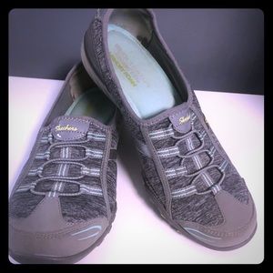 *SOLD*Sketchers “relaxed fit” memory foam shoes